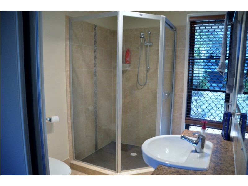 1 Brypat Close, Burrum Heads QLD 4659