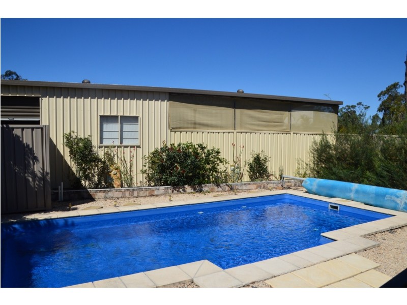 1 Brypat Close, Burrum Heads QLD 4659