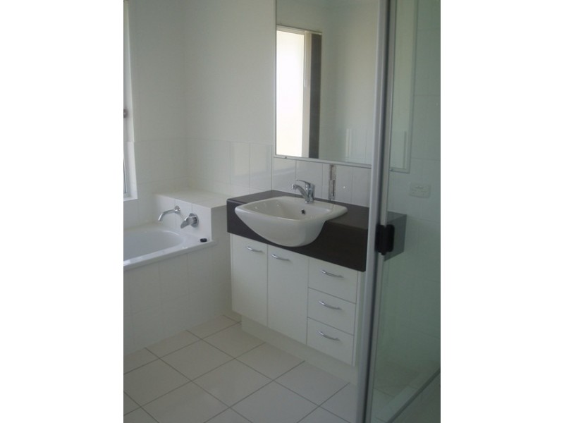 6-8 Kimberley Way, Burrum Heads QLD 4659
