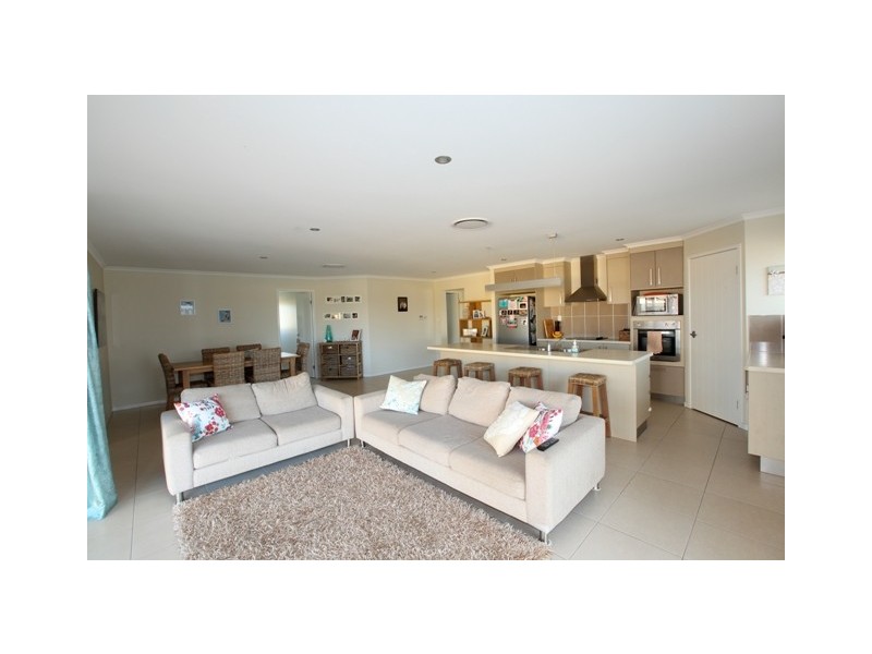 5 Honey Myrtle Close, Burrum Heads QLD 4659