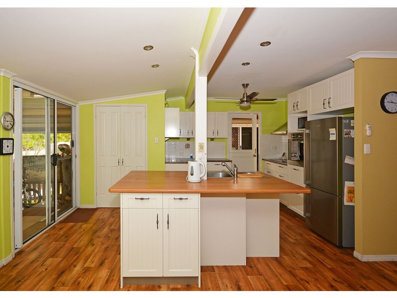 29 Raintree Ave, Burrum Heads QLD 4659