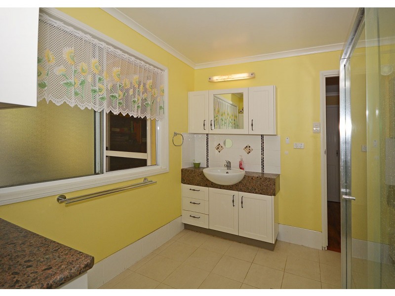 29 Raintree Ave, Burrum Heads QLD 4659