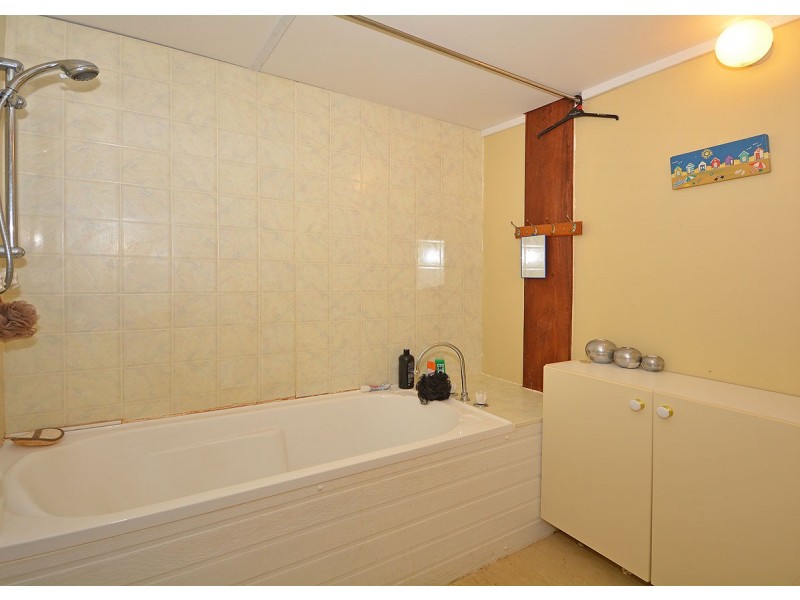 29 Raintree Ave, Burrum Heads QLD 4659