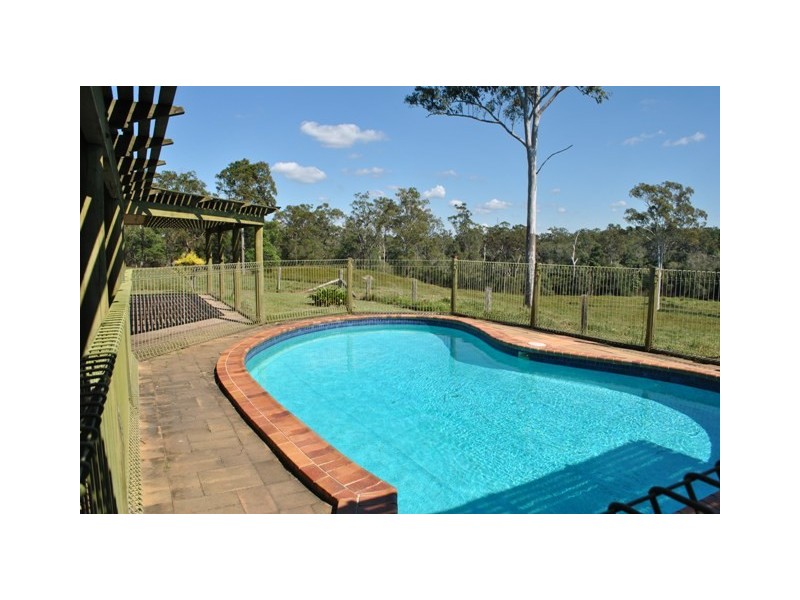 33 Roberts Road, Torbanlea QLD 4662