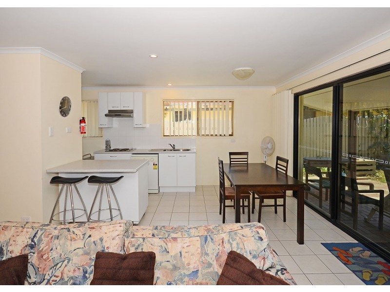 66 Kingfisher Pde, Toogoom QLD 4655