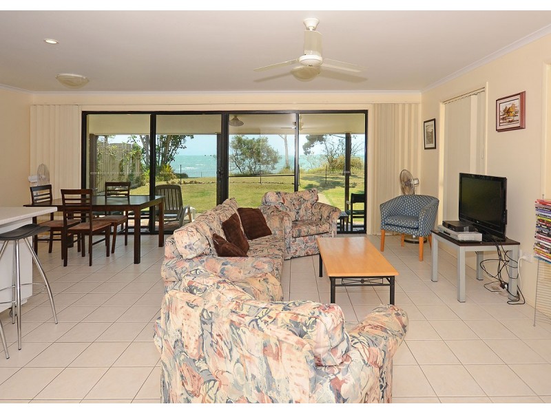 66 Kingfisher Pde, Toogoom QLD 4655