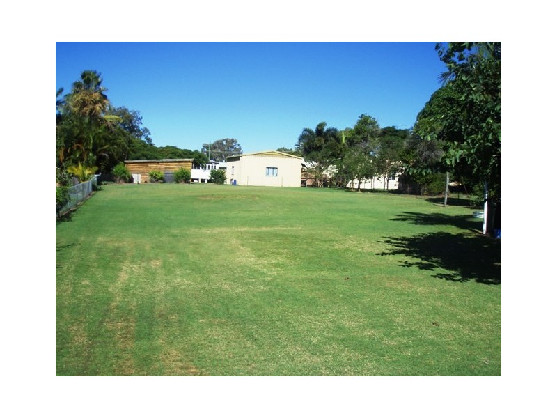 27 Burrum Street, Burrum Heads QLD 4659