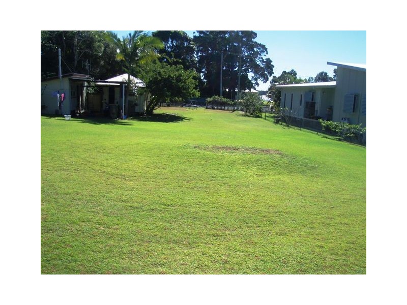 27 Burrum Street, Burrum Heads QLD 4659