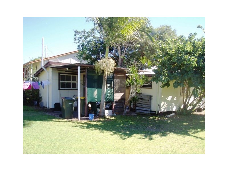 27 Burrum Street, Burrum Heads QLD 4659