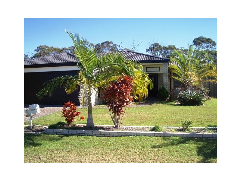 3 Lakeside Drive, Burrum Heads QLD 4659