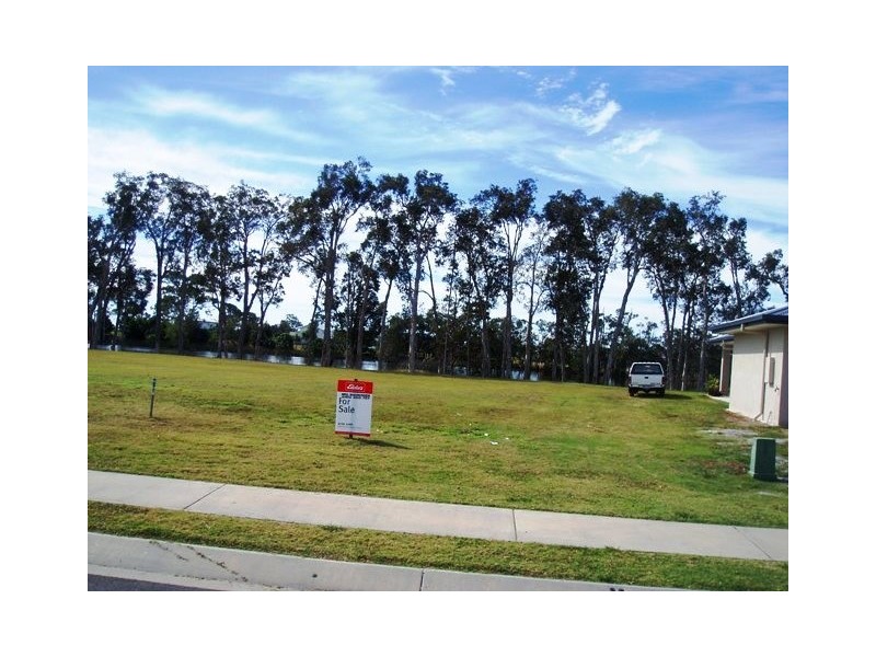 27 Sirenia Drive, Burrum Heads QLD 4659