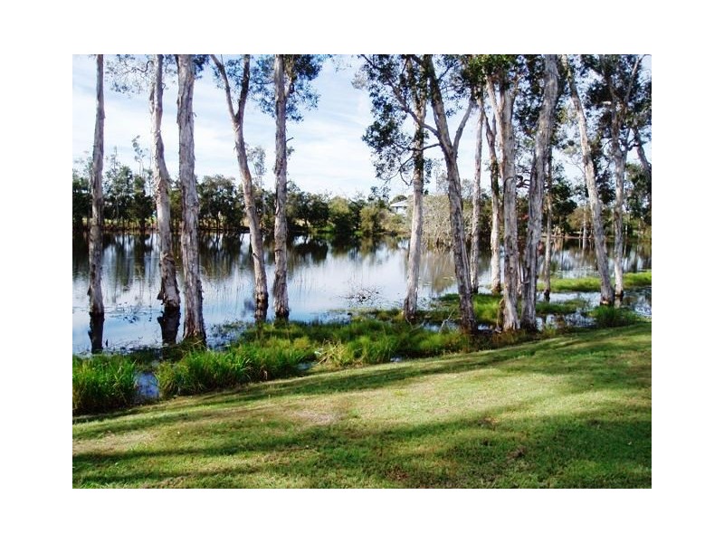 27 Sirenia Drive, Burrum Heads QLD 4659
