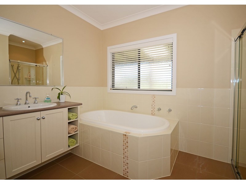 12 Oakes Drive, Burrum Heads QLD 4659