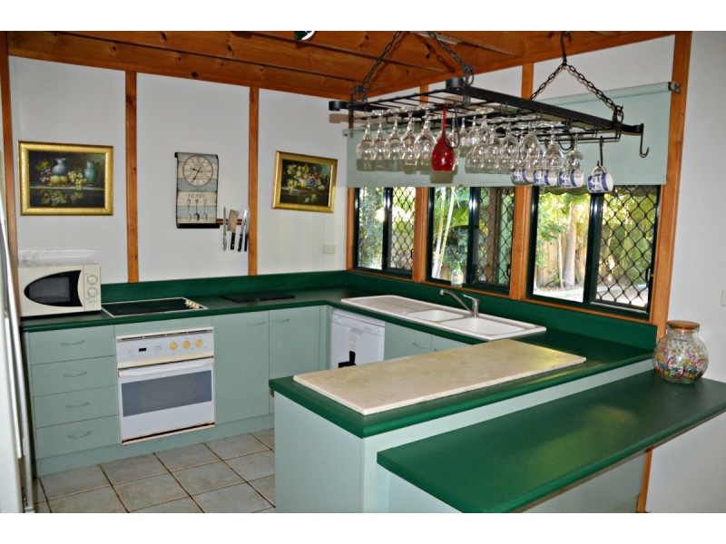 112 Kingfisher Pde, Toogoom QLD 4655