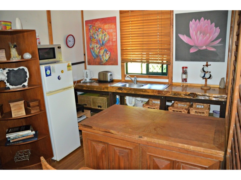 112 Kingfisher Pde, Toogoom QLD 4655