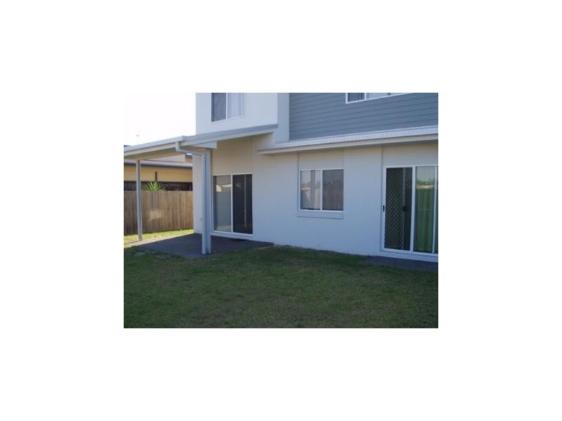 Villa 1/5 Seaway Pde, Toogoom QLD 4655