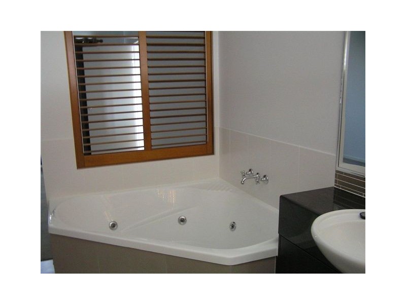 Villa 1/5 Seaway Pde, Toogoom QLD 4655