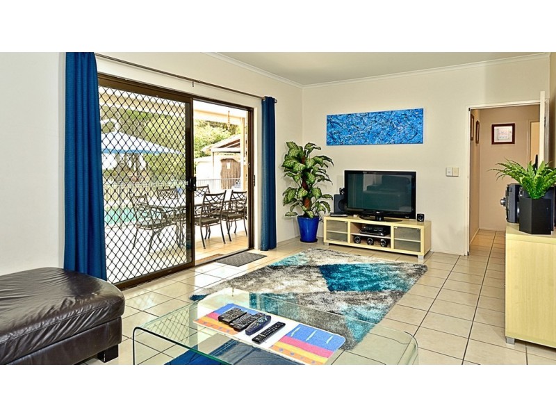 108 Kingfisher Pde, Toogoom QLD 4655