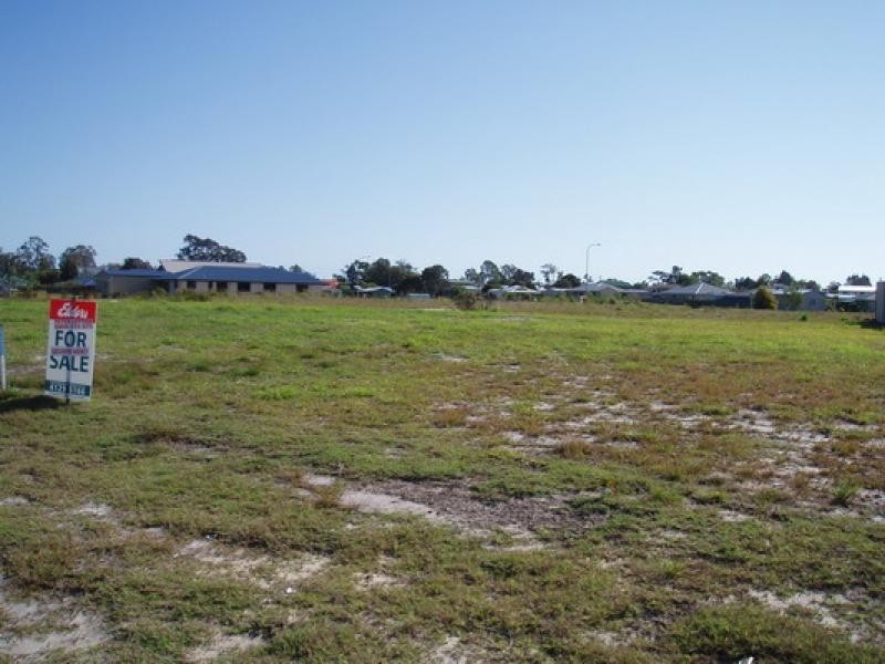 4 Nira Court, Burrum Heads QLD 4659