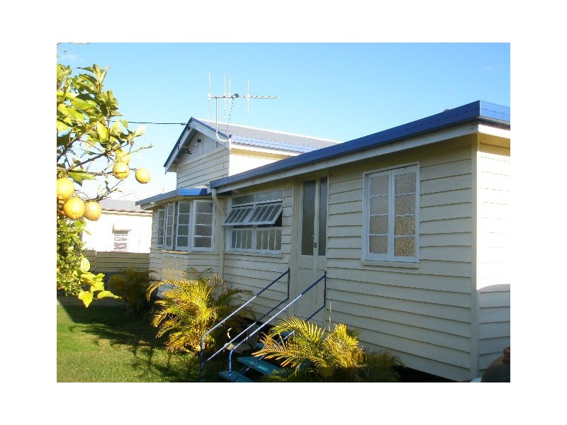 34 Robertson Street, Torbanlea QLD 4662