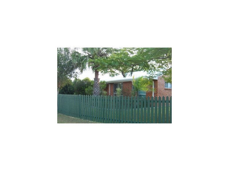 2 Robertson St, Torbanlea QLD 4662