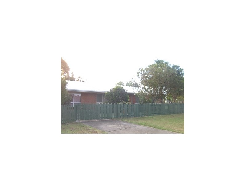 2 Robertson St, Torbanlea QLD 4662