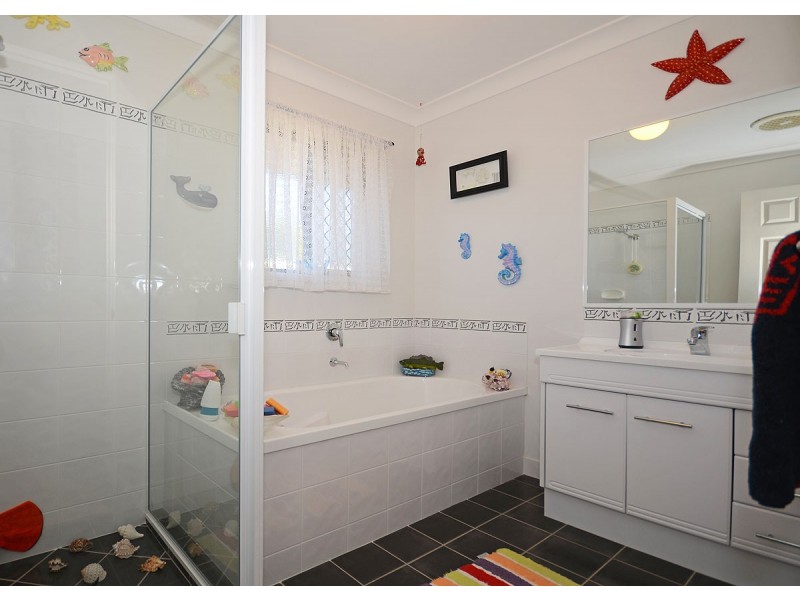 32 Orchid Drive, Burrum Heads QLD 4659