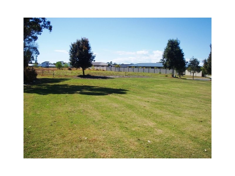 2 Nira Court, Burrum Heads QLD 4659