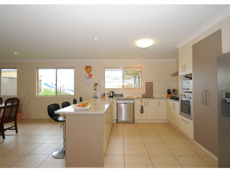 33 Tree View Road, Toogoom QLD 4655