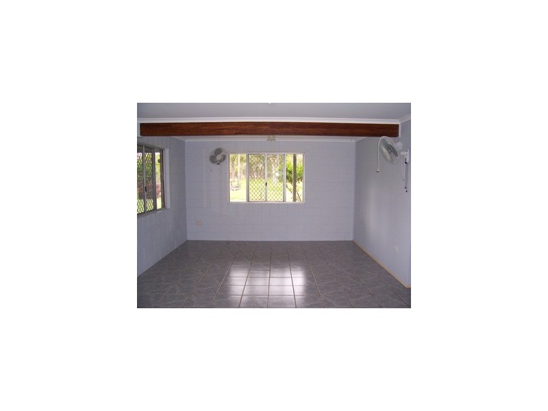 25 Hamilton St, Howard QLD 4659