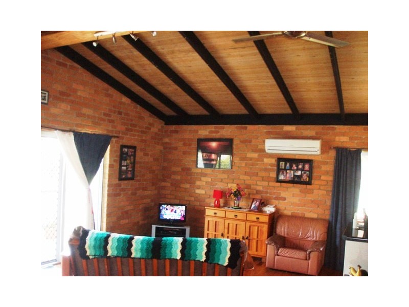 4 Boronia Street, Burrum Heads QLD 4659