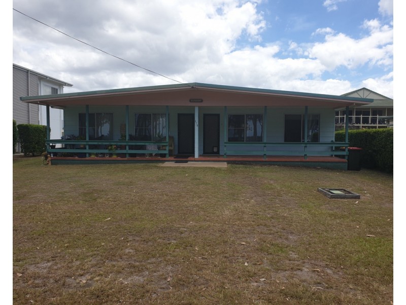 2/175 Burrum St, Burrum Heads QLD 4659