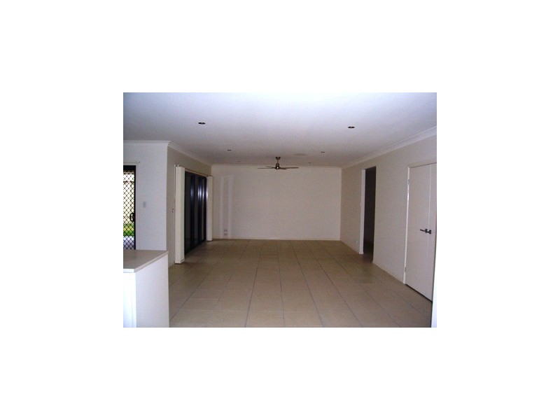 8 Krista Court, Burrum Heads QLD 4659