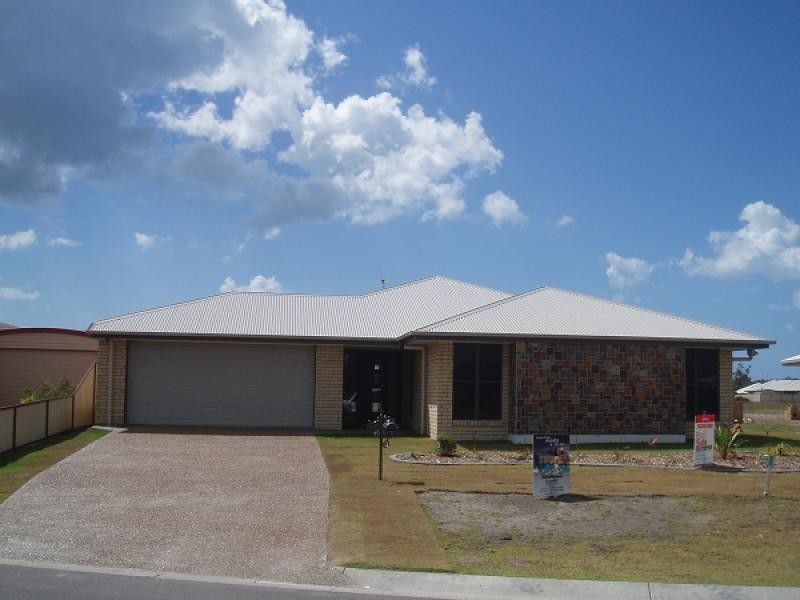 7 Honey Myrtle Cl, Burrum Heads QLD 4659