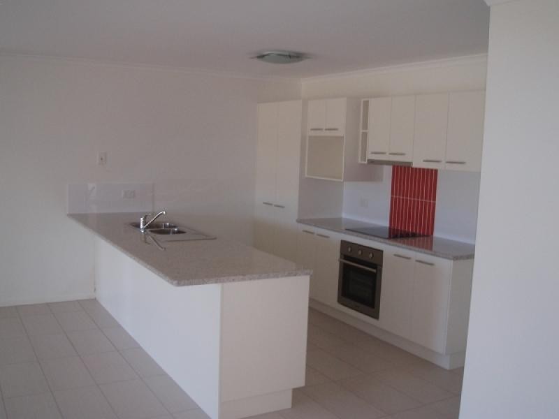 7 Honey Myrtle Cl, Burrum Heads QLD 4659