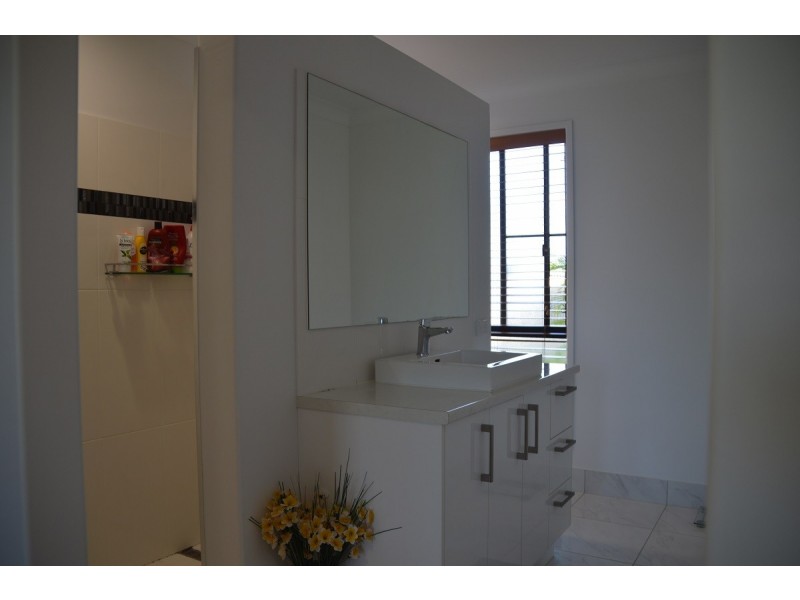 11 Noeme Street, Burrum Heads QLD 4659