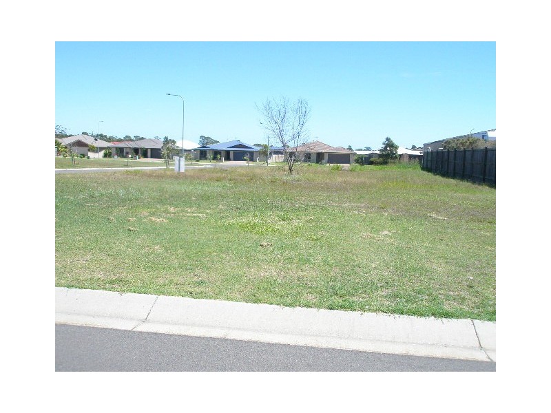 1 Michael Way, Burrum Heads QLD 4659