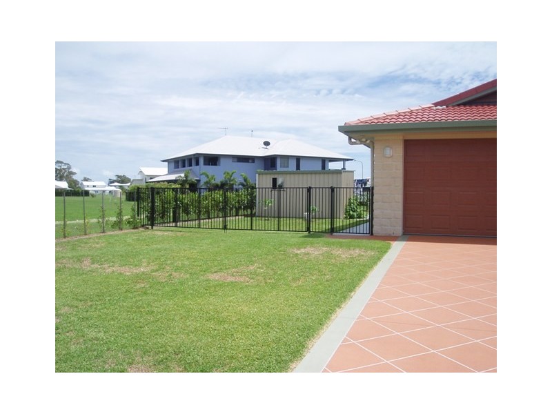 37 Barramundi Drive, Burrum Heads QLD 4659