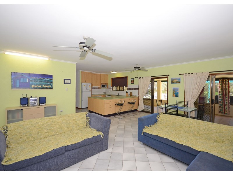 100 Kingfisher Pde, Toogoom QLD 4655