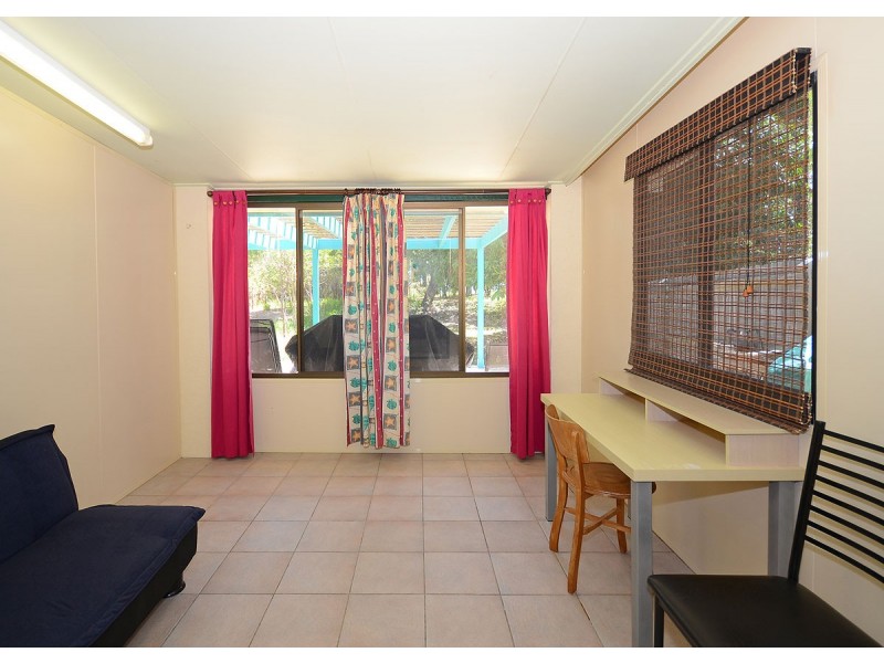 100 Kingfisher Pde, Toogoom QLD 4655