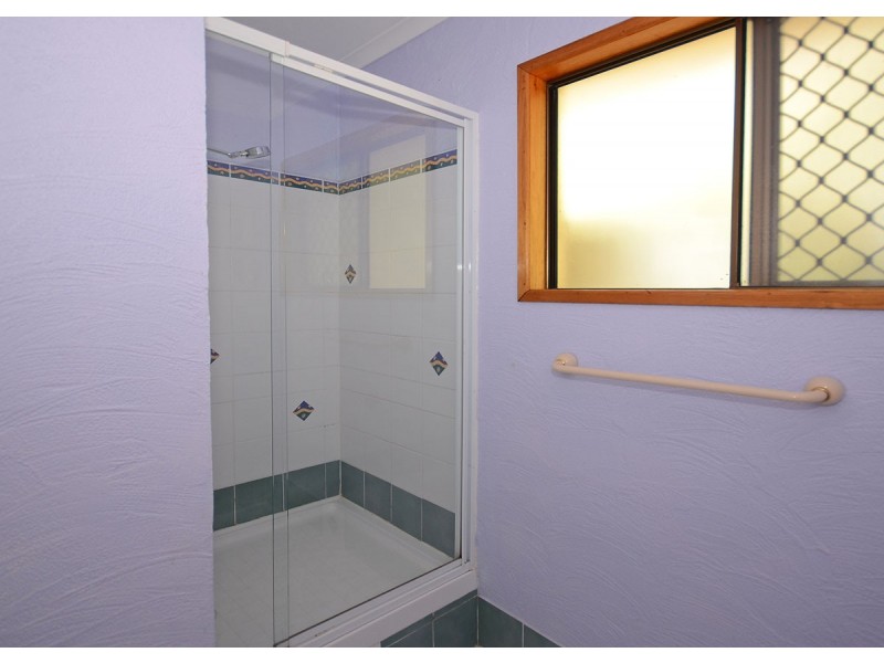 100 Kingfisher Pde, Toogoom QLD 4655