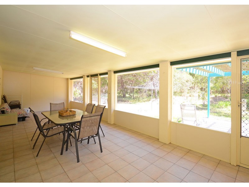 100 Kingfisher Pde, Toogoom QLD 4655