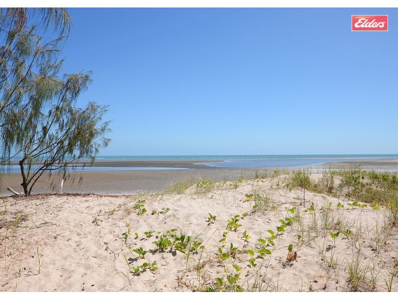 100 Kingfisher Pde, Toogoom QLD 4655