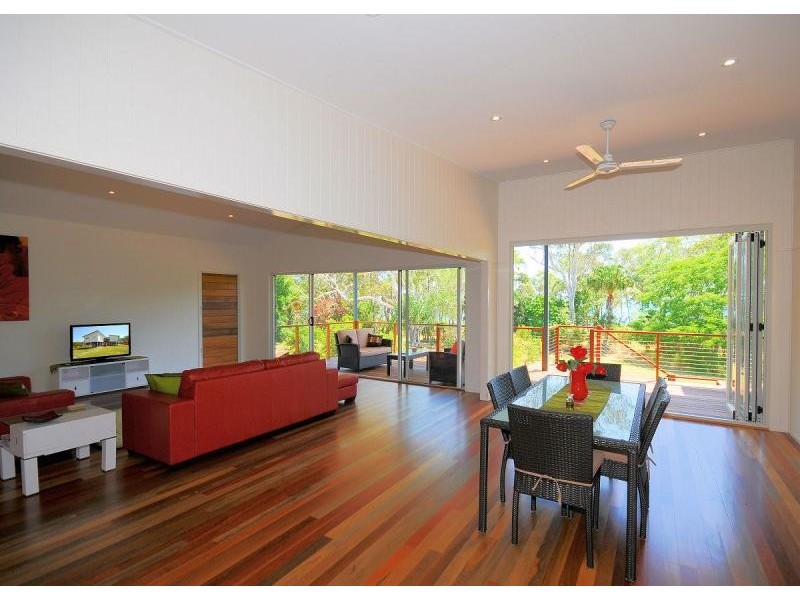 178 Kingfisher Pde, Toogoom QLD 4655