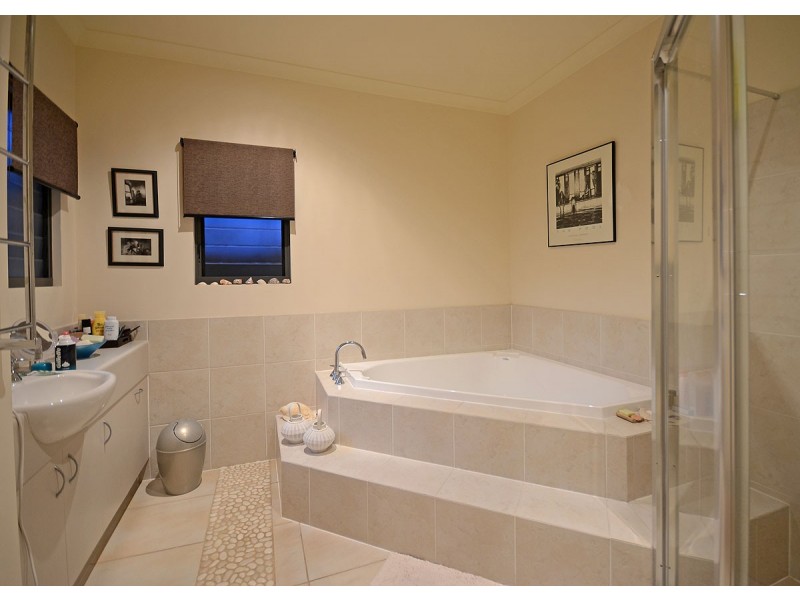 40 Lucas Drive, Burrum Heads QLD 4659