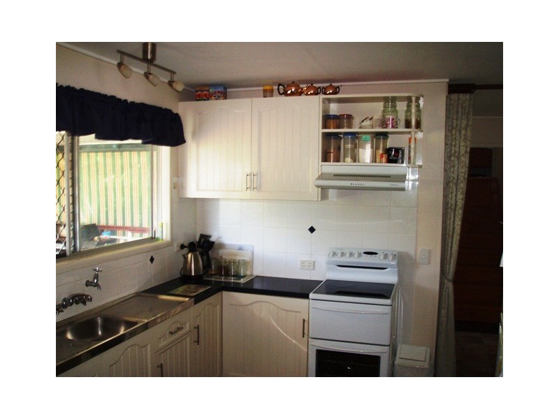 19 Hoffman St, Burrum Heads QLD 4659