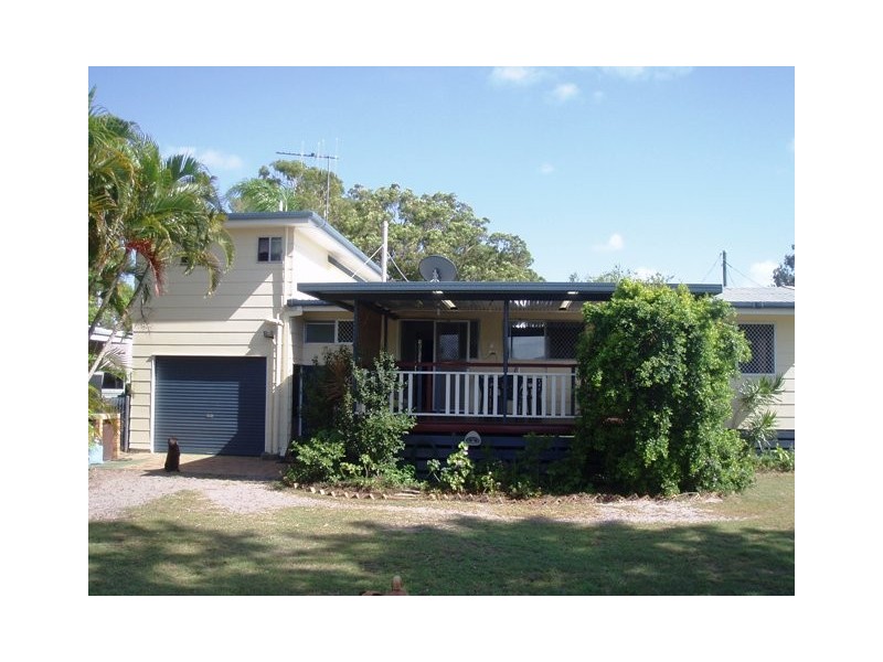 19 Hoffman St, Burrum Heads QLD 4659