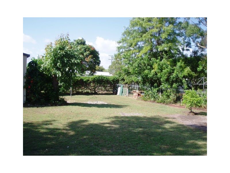 19 Hoffman St, Burrum Heads QLD 4659