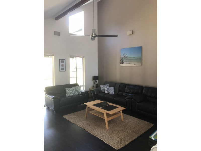 130 Kingfisher Pde, Toogoom QLD 4655