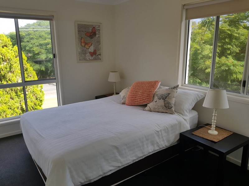 130 Kingfisher Pde, Toogoom QLD 4655